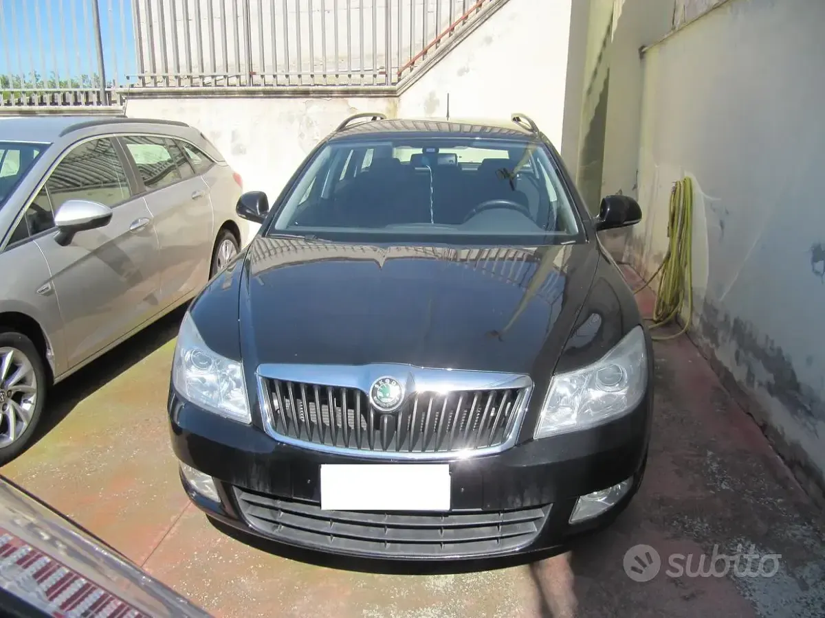 Usata Skoda Octavia Ambition 105 CV (77 kW) 2013 Nero Station wagon