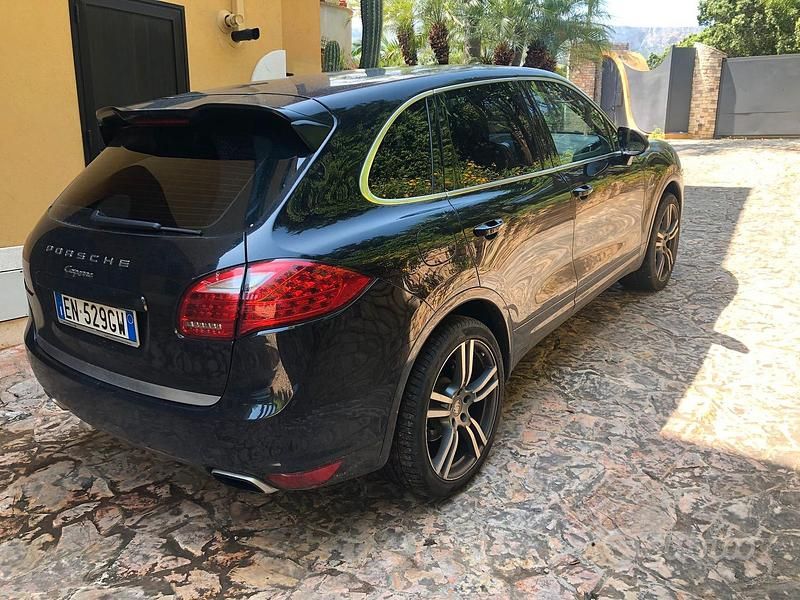 Usata Porsche Cayenne Turbo 2013 Nero SUV