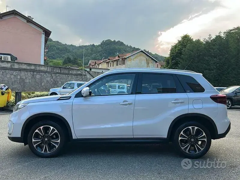 Usata Suzuki Vitara 140 CV (102 kW) 2018 Bianco SUV