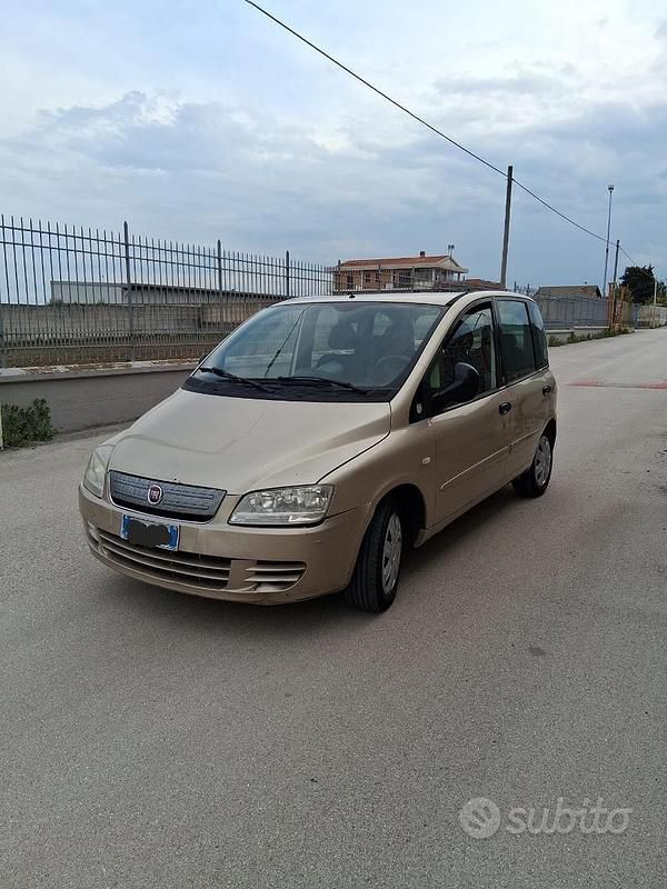 Usata Fiat Multipla Emotion 120 CV (88 kW) 2008 Oro Monovolume