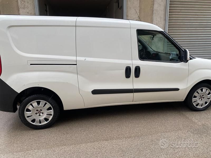 Usata Fiat Doblò 90 CV (66 kW) 2013 Bianco Monovolume
