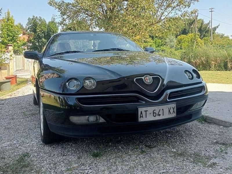 Usata Alfa Romeo GTV 150 CV (110 kW) 1997 Nero Coupé