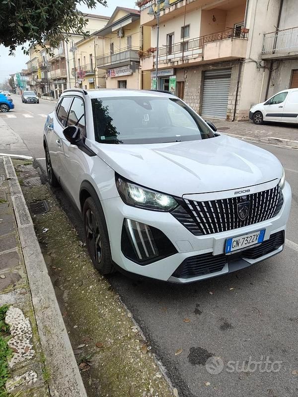 Usata Peugeot 2008 101 CV (74 kW) 2024 Bianco SUV