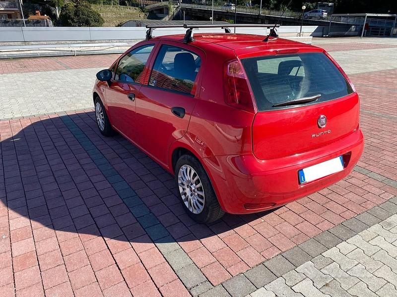 Usata Fiat Punto Street 69 CV (50 kW) 2017 Rosso Utilitaria