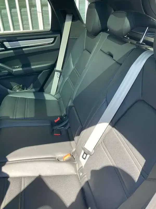 Usata Porsche Cayenne Platinum Edition 340 CV (250 kW) 2023 Blu/azzurro SUV