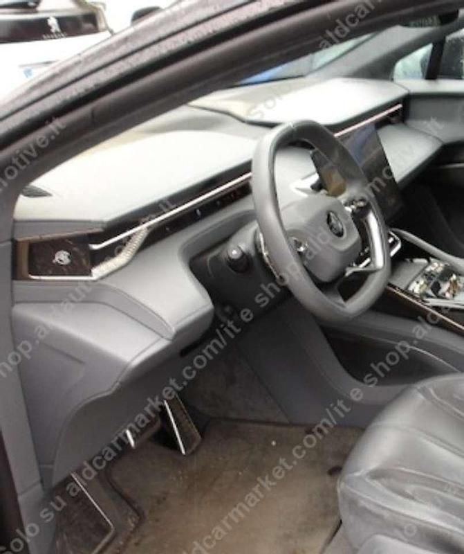 Usata Lotus Eletre 450 kW (612 CV) 2024 Nero SUV