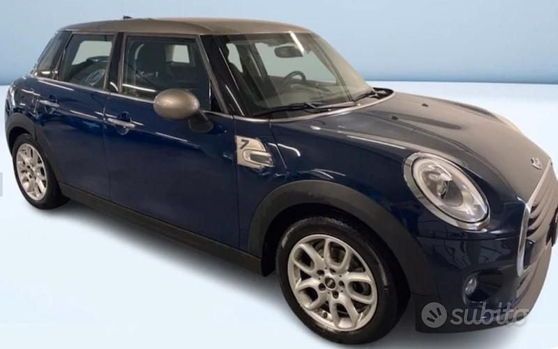 Usata Mini Cooper D 116 CV (85 kW) 2017 Blu Utilitaria