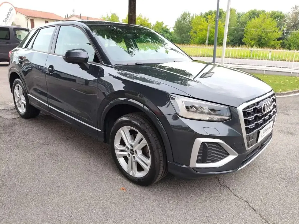 Usata Audi Q2 Advanced 110 CV (80 kW) 2023 Grigio scuro SUV