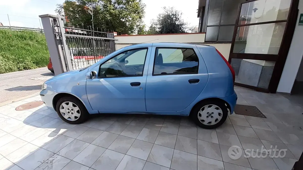 Brugt Fiat Punto 60 HK (44 kW) 2005 Blå Hatchback