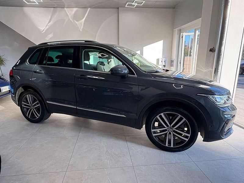 Usata VW Tiguan Elegance 150 CV (110 kW) 2022 Grigio SUV