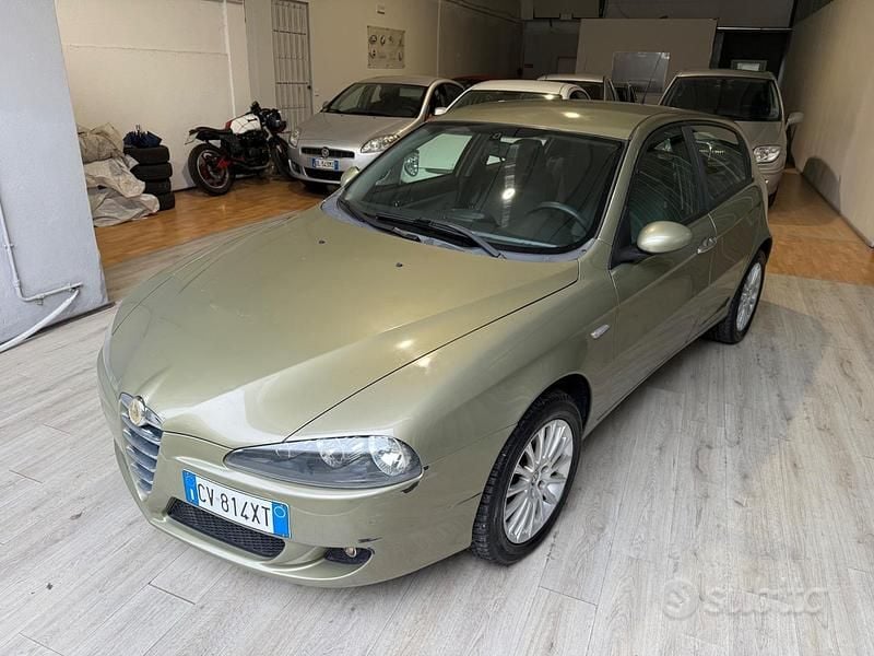 Usata Alfa Romeo 147 Exclusive 116 CV (85 kW) 2006 Verde Utilitaria