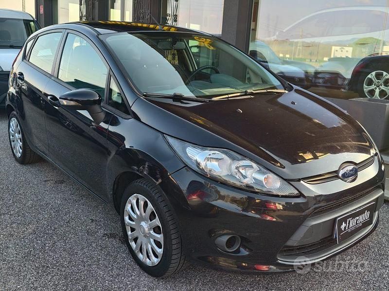 Usata Ford Fiesta 60 CV (44 kW) 2011 Nero Utilitaria