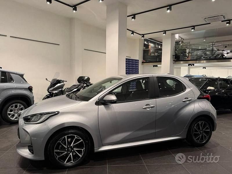 Usata Toyota Yaris Hybrid Trend 92 CV (67 kW) 2022 Other Berlina