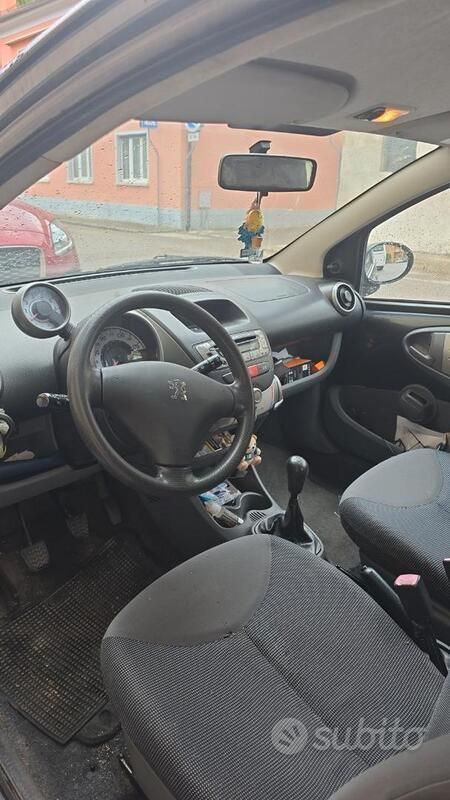 Occasion Peugeot 107 54 ch (39 kW) 2006 Gris Citadine