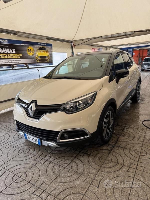 Usata Renault Captur 90 CV (66 kW) 2016 Beige SUV
