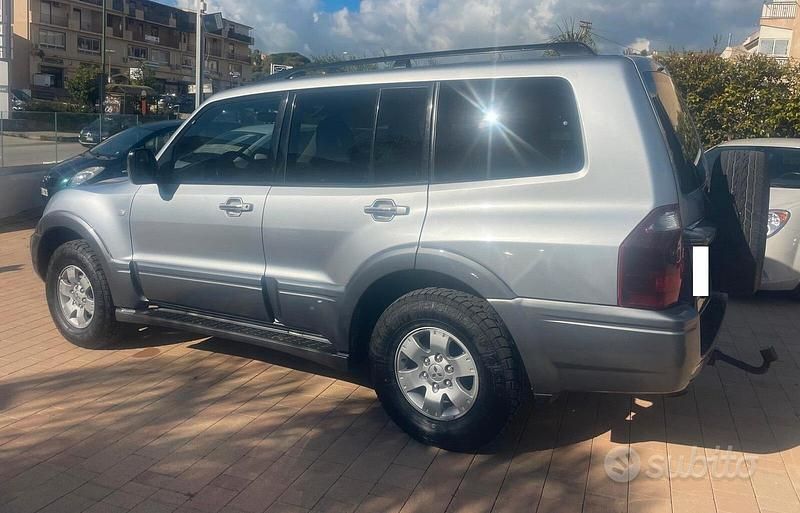 Usata Mitsubishi Pajero 163 CV (119 kW) 2005 Grigio SUV