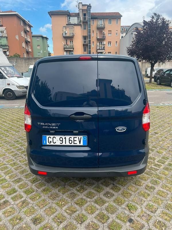 Usata Ford Courier 100 CV (73 kW) 2020 Blu Monovolume