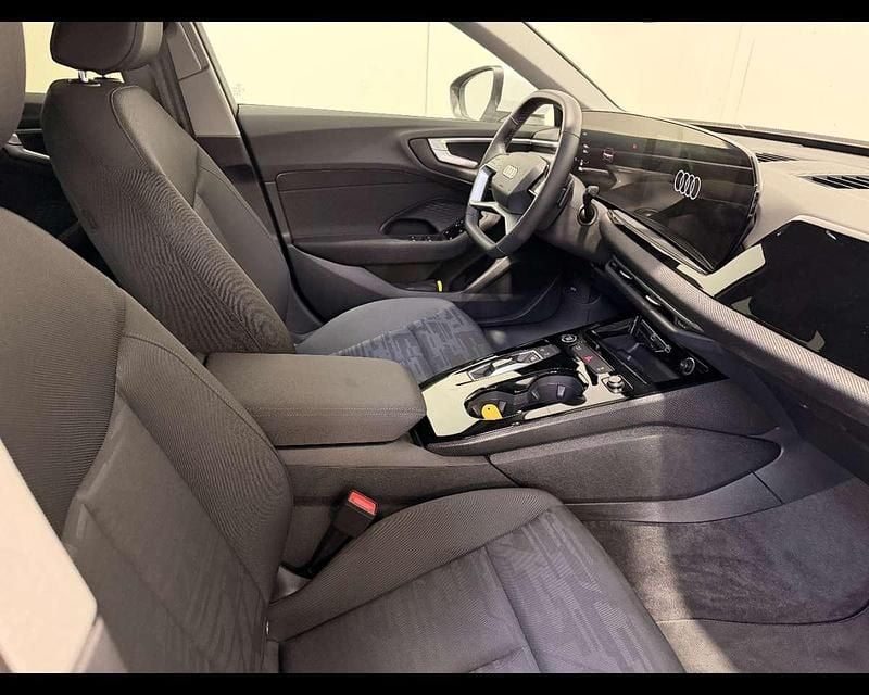 Usata Audi A5 Advanced 204 CV (150 kW) 2025 Bianco ghiacciaio metallizzato Station wagon