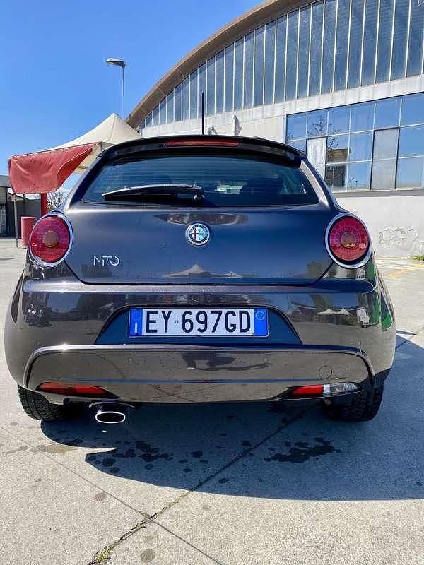Usata Alfa Romeo MiTo Distinctive 85 CV (62 kW) 2015 Grigio Utilitaria