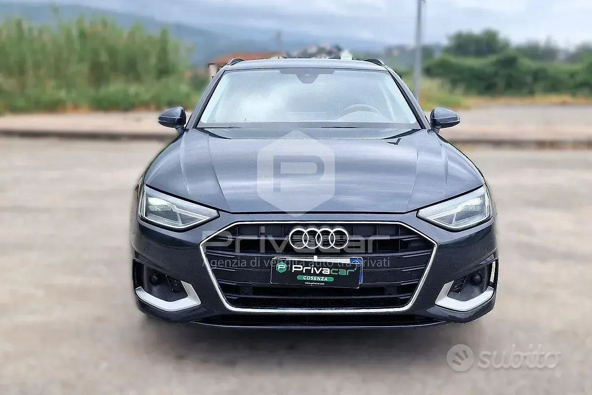 Begagnad Audi A4 Business 163 HK (119 kW) 2021 Grå Kombi