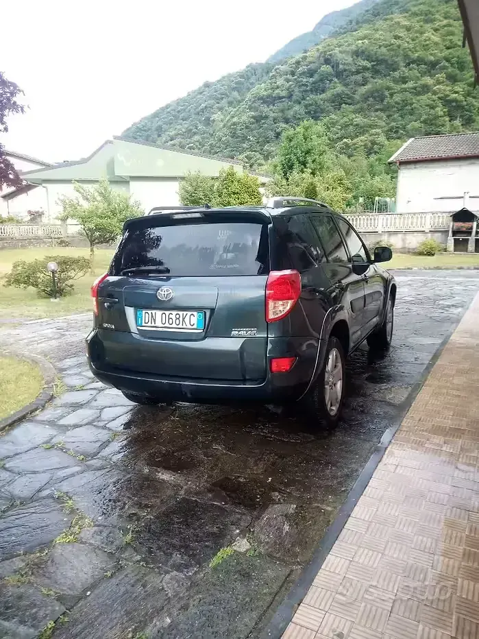 Usata Toyota RAV4 177 CV (130 kW) 2008 SUV