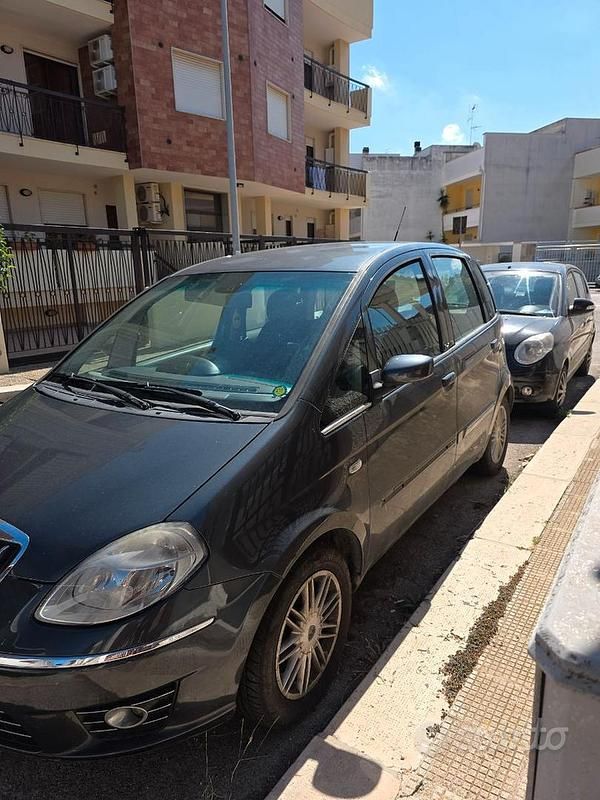 Grigio Usata 2008 Lancia Musa Monovolume | 2500 € (Super prezzo) - Immagine 1/4