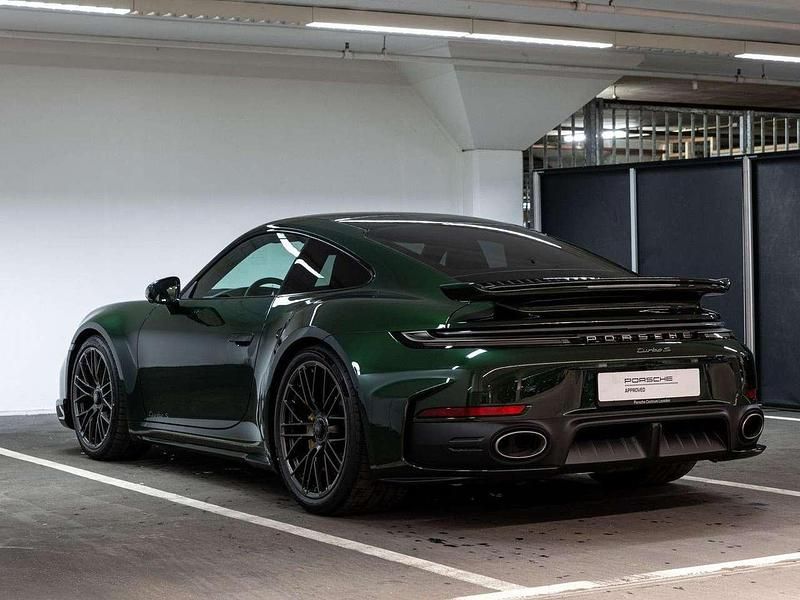 Nuova Porsche 911 711 CV (522 kW) 2026 Verde Coupé
