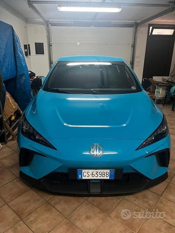 Usata MG MG4 EV 125 kW (170 CV) 2024 Blu Utilitaria