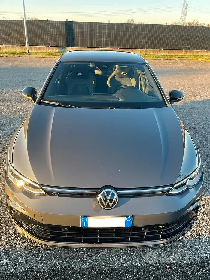 Usata VW Golf VIII R-line 150 CV (110 kW) 2020 Grigio Berlina