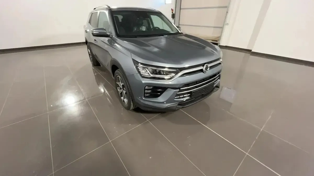 Nuova KGM Korando 163 CV (119 kW) 2025 Platinum gray SUV