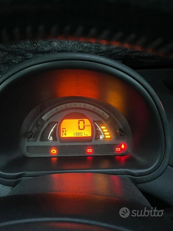 Usata Citroën C2 VTR Sport 73 CV (53 kW) 2003 Giallo Utilitaria