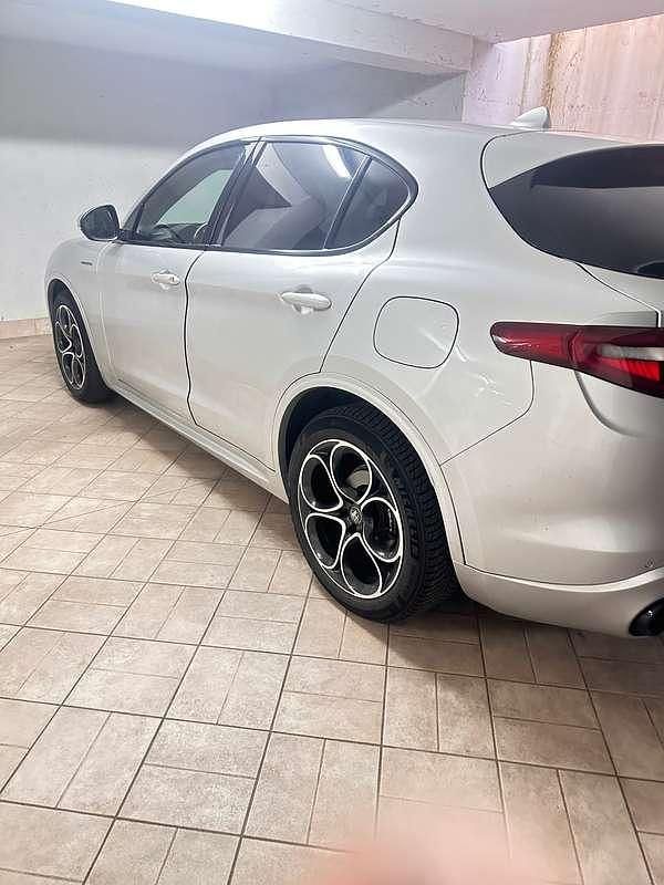 Usata Alfa Romeo Stelvio Veloce 209 CV (153 kW) 2020 Grigio SUV