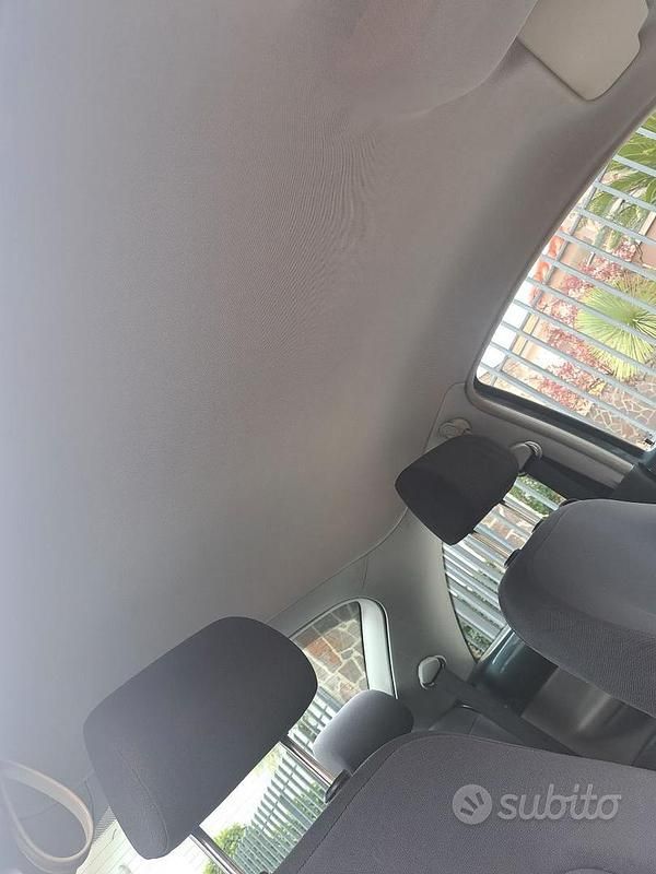 Usata VW Beetle 102 CV (75 kW) 2003 Verde Utilitaria