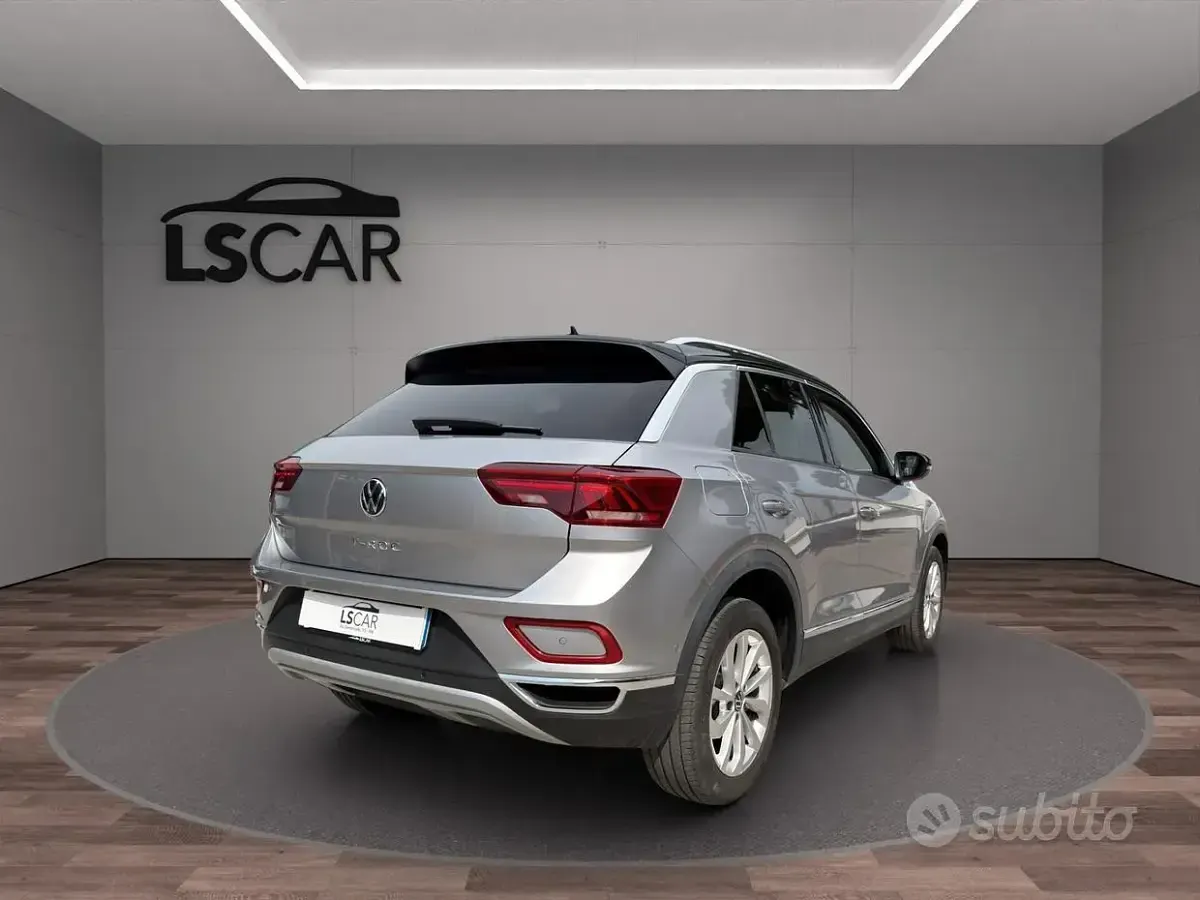 Usata VW T-Roc Style 110 CV (80 kW) 2023 Grigio SUV
