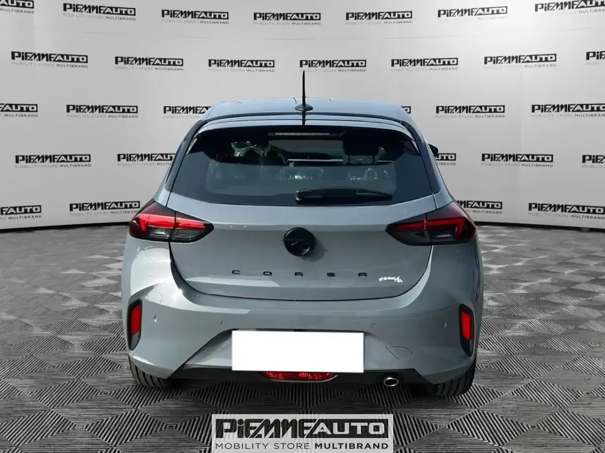 Nuova Opel Corsa 101 CV (74 kW) 2026 Grigio Utilitaria