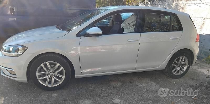 Usata VW Golf VII Highline 110 CV (80 kW) 2018 Grigio Berlina