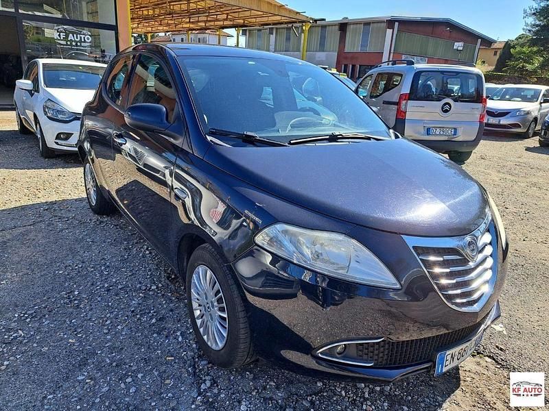 Usata Lancia Ypsilon Gold 95 CV (69 kW) 2012 Marrone Utilitaria