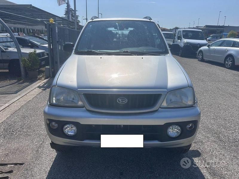 Usata Daihatsu Terios 86 CV (63 kW) 2002 Grigio SUV