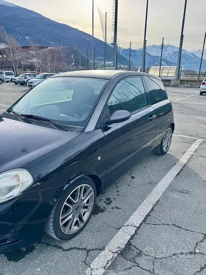 Usata Lancia Ypsilon 95 CV (69 kW) 2007 Utilitaria