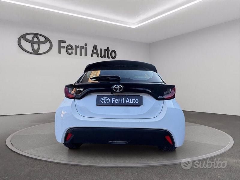 Usata Toyota Yaris Active 72 CV (52 kW) 2023 Bianco Utilitaria