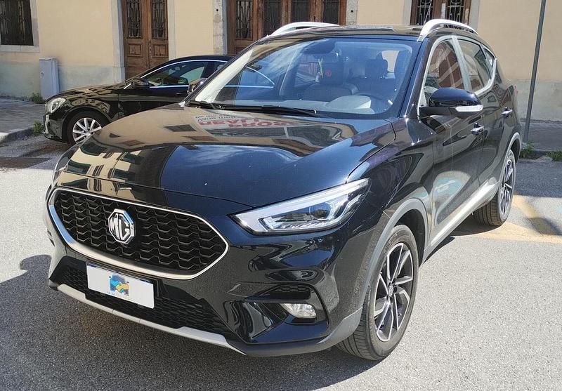 Usata MG ZS Luxury 111 CV (81 kW) 2023 Nero Berlina