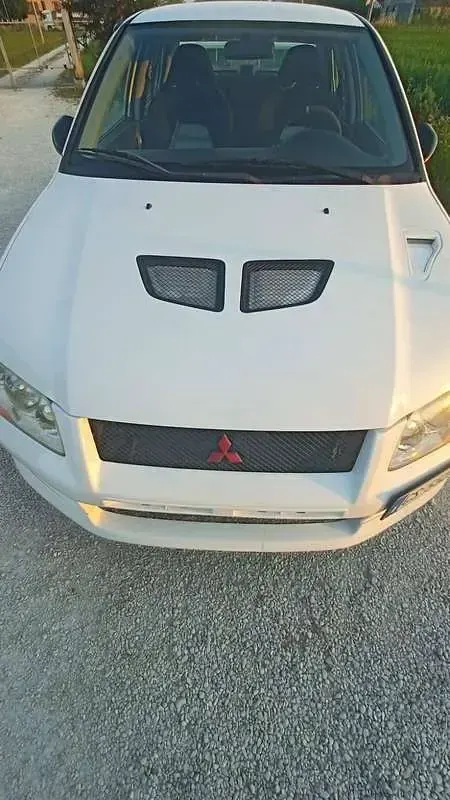 Usata Mitsubishi Lancer 280 CV (205 kW) 2001 Bianco Berlina