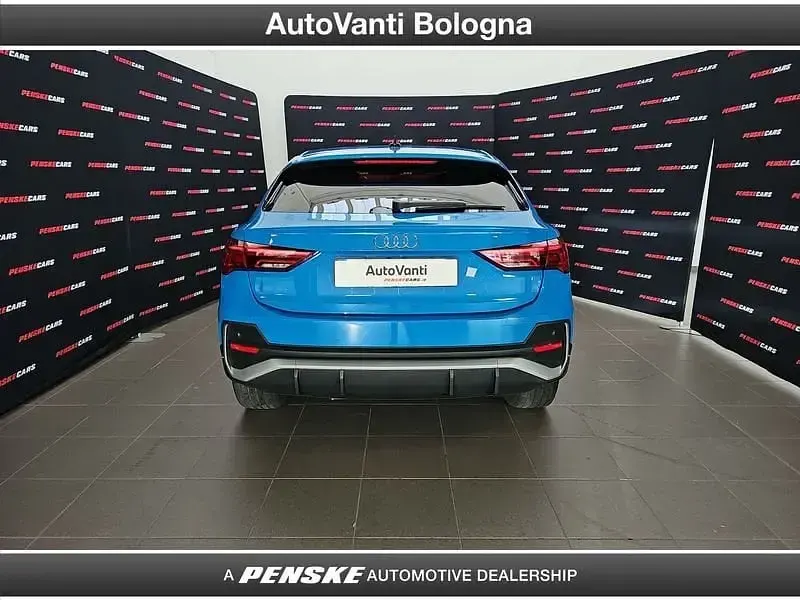 Usata Audi Q3 Sportback S-Line 150 CV (110 kW) 2019 Bluazzurro SUV