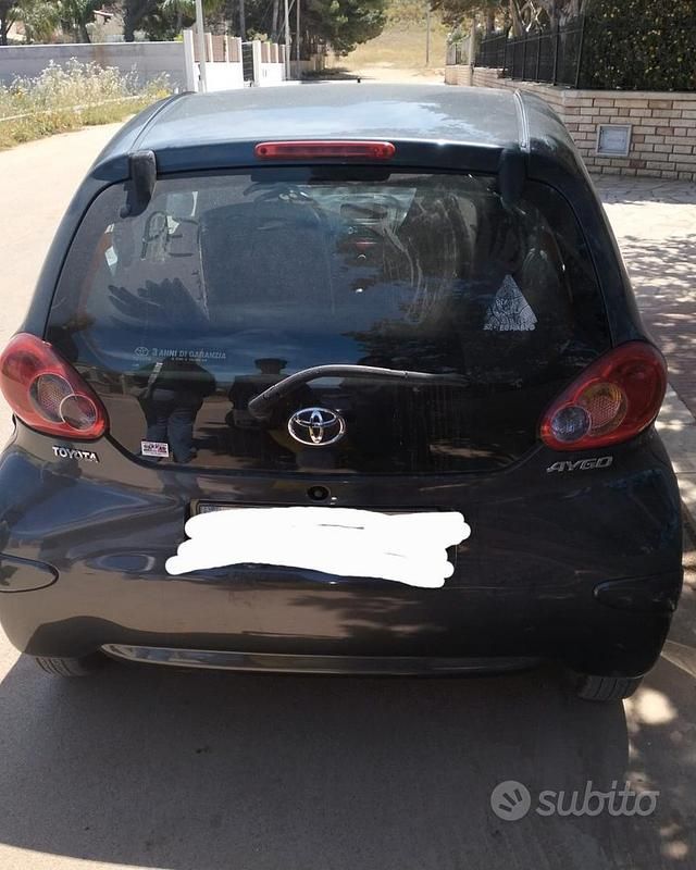 Usata Toyota Aygo 50 CV (36 kW) 2007 Grigio Utilitaria