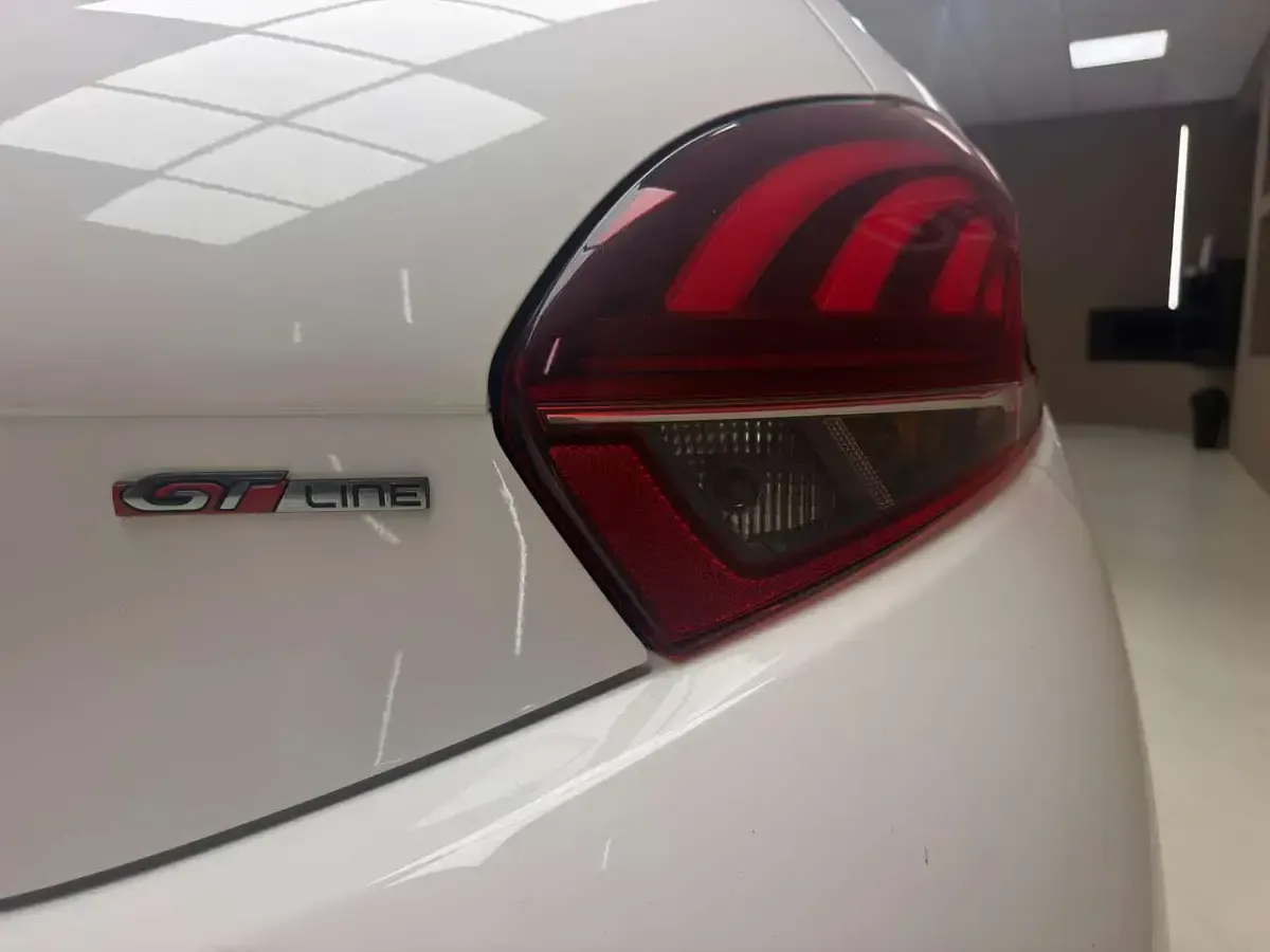 Usata Peugeot 208 GT-line 120 CV (88 kW) 2017 Bianco Utilitaria
