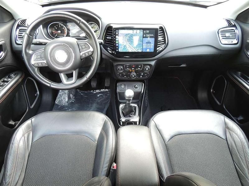 Usata Jeep Compass Limited 120 CV (88 kW) 2017 Grigio medio /tetto nero SUV