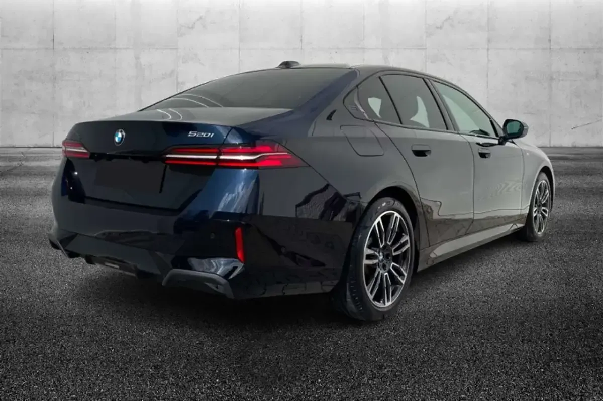 Usata BMW 520 M Sport 190 CV (139 kW) 2025 Nero Berlina