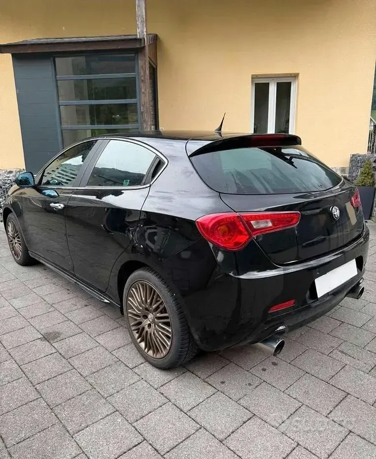 Usata Alfa Romeo Giulietta Turismo 95 CV (69 kW) 2010 Utilitaria