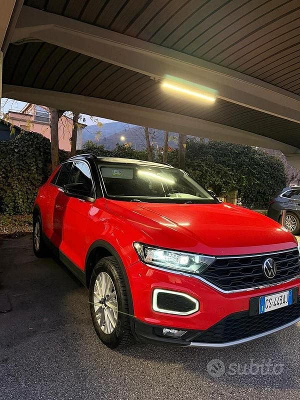 Usata VW T-Roc 150 CV (110 kW) 2022 Rosso SUV