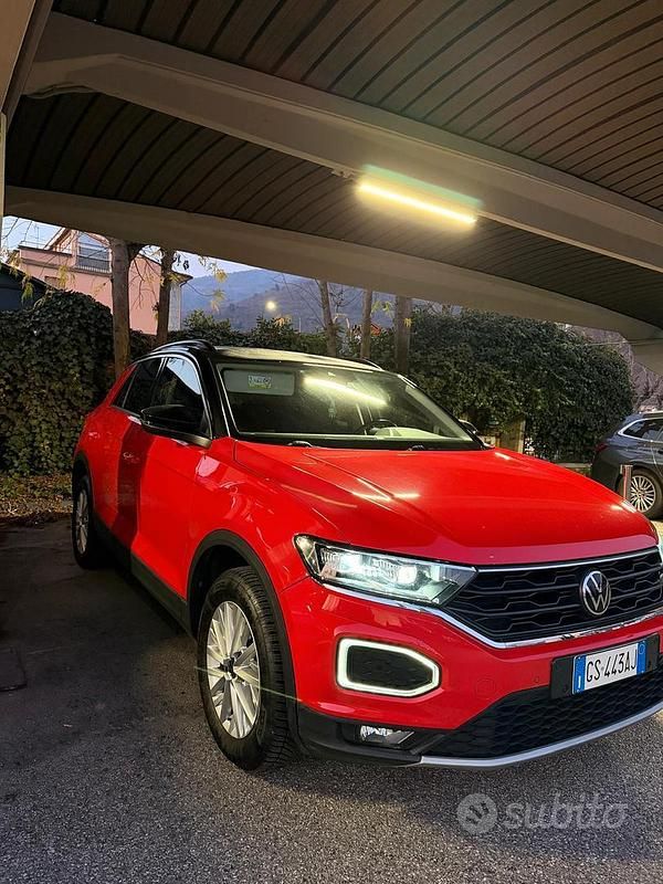 Usata VW T-Roc 150 CV (110 kW) 2022 Rosso SUV
